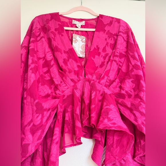 Chic Fuchsia Floral Women's Blouse - Picture 4 of 9